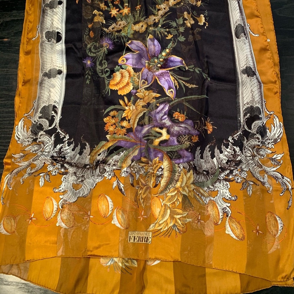 Exquisite Silk Gianfranco Ferré Scarf